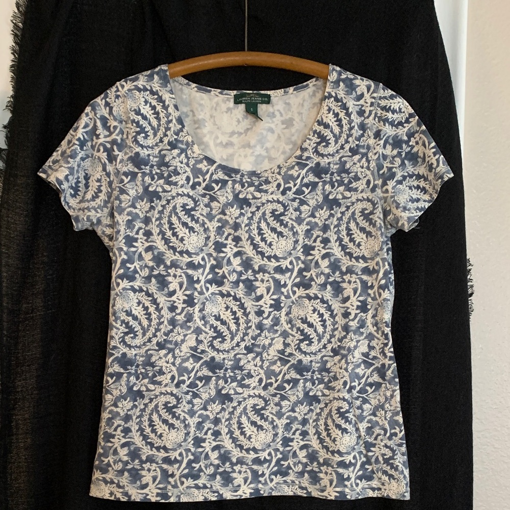 LRL Lauren Jeans Company women’s blue & cream colored paisley top, size S